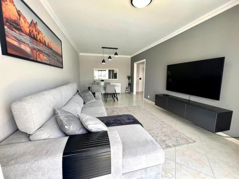 Luxury Modern Beach Apartment Quarteira Luaran gambar
